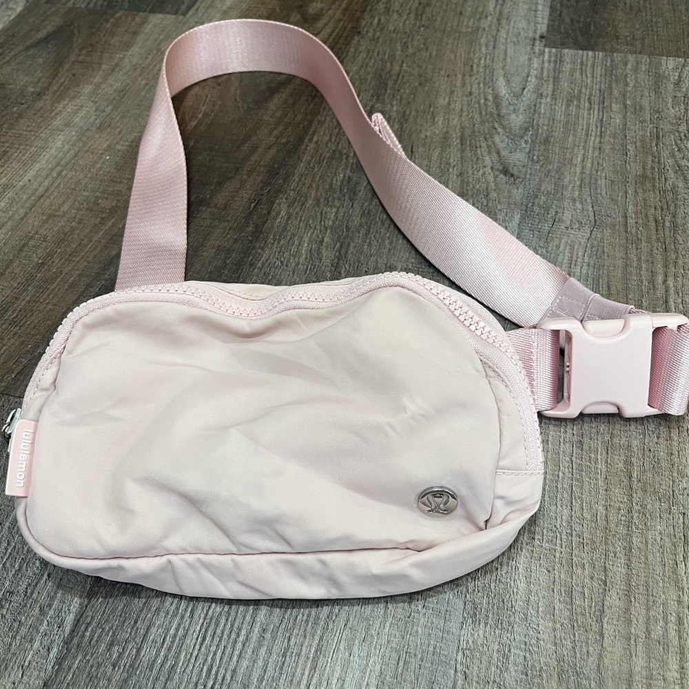 Lululemon Athletica Light Pink Everywhere Beltbag